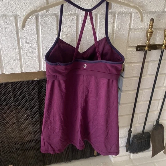 Tops - Picture 2 of 3